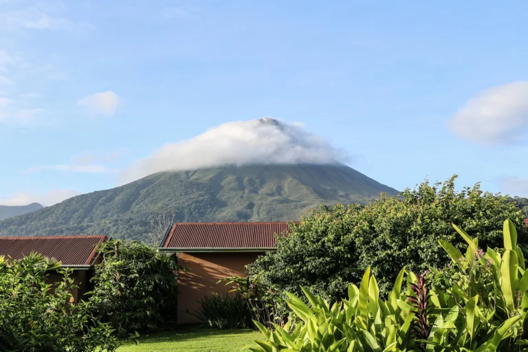 Costa Rica National Parks: The Complete Guide to Rainforests, Volcanoes, Wildlife and Wild Coasts, photo 3